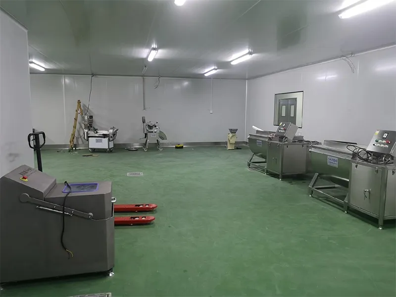 Thiết bị chế biến thịt và rau củ đã được lắp đặt cho các cơ sở sản xuất thực phẩm