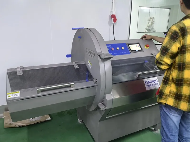 Thiết bị chế biến thịt và rau củ đã được lắp đặt cho các cơ sở sản xuất thực phẩm