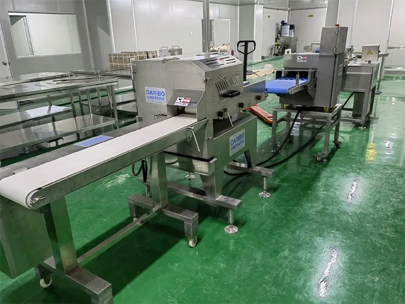 Thiết bị cắt thịt và máy tiêm nước muối đã được lắp đặt cho các nhà máy chế biến thịt